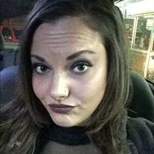 Meet your Posher, Kayla